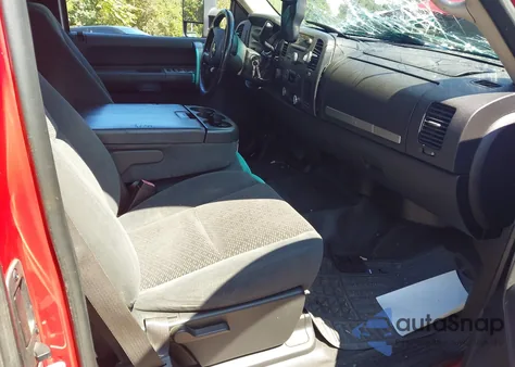 2007 Chevrolet Silverado 2500Hd K2500 Heavy Duty from USA, damaged, VIN 1GCHK29677E587357